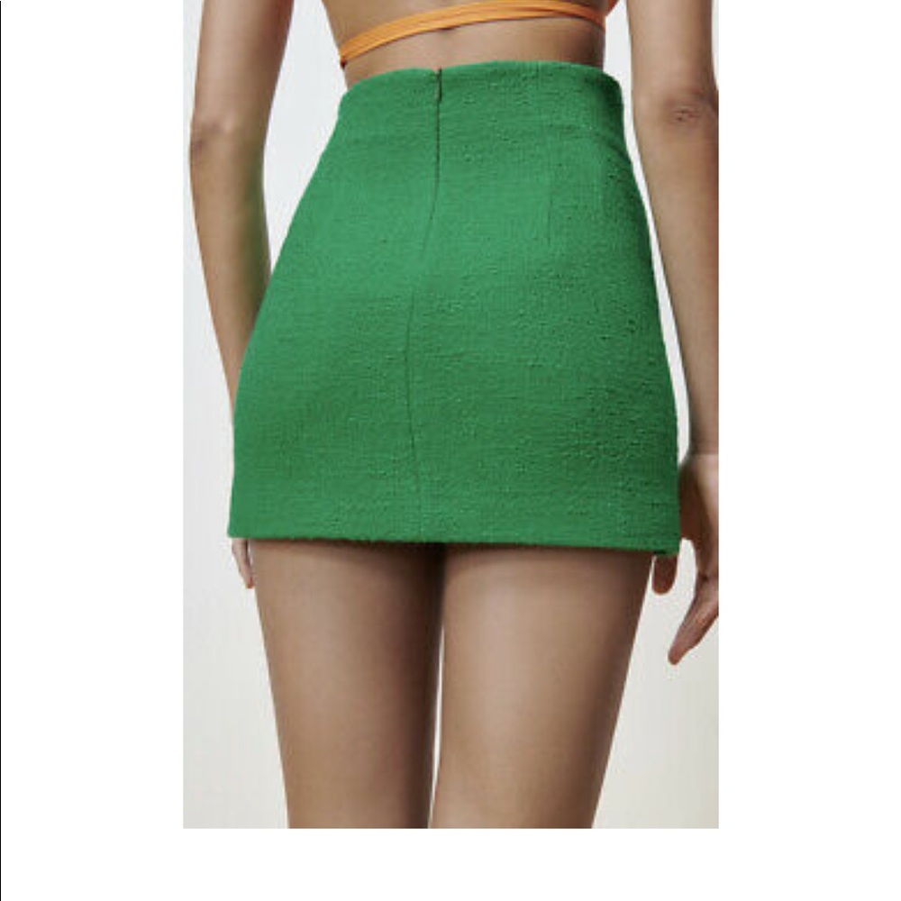 Green skirt - Picture 2 of 2